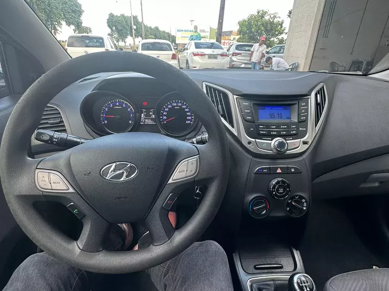 Hyundai HB20S Preto 3