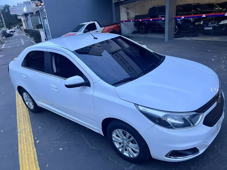 Chevrolet Cobalt Branco 17