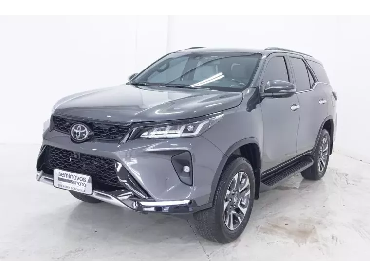 Toyota Hilux SW4 Cinza 14