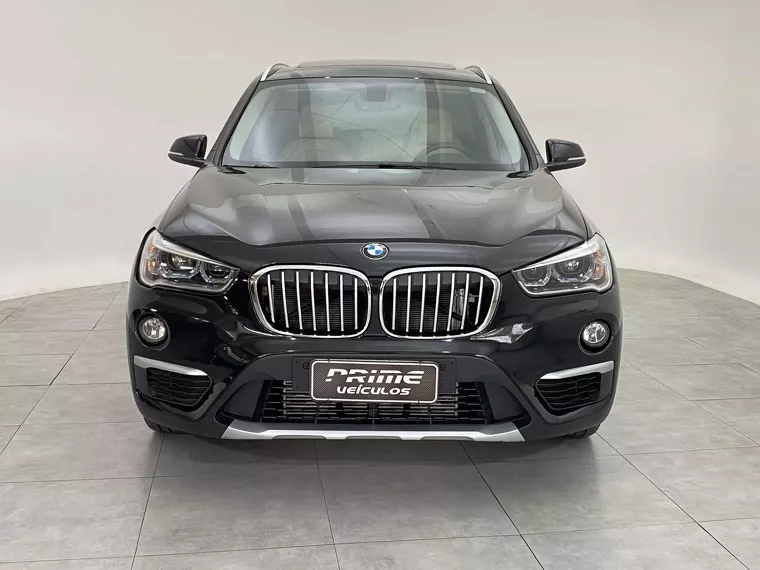 BMW X1 Preto 13