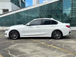 BMW 320i