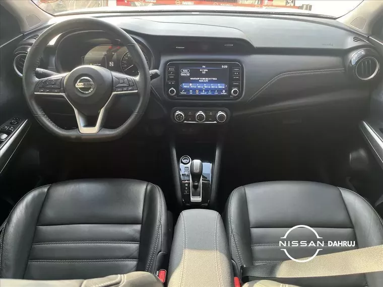 Nissan Kicks Prata 4