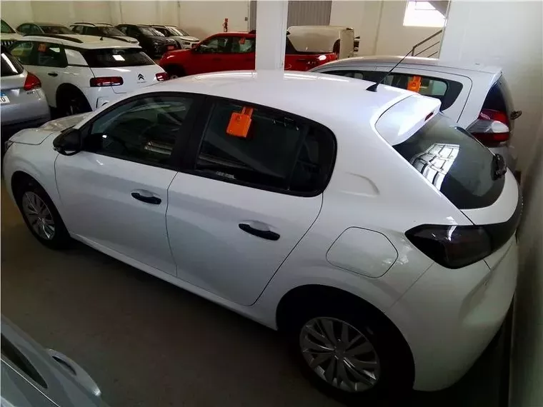 Peugeot 208 Branco 6