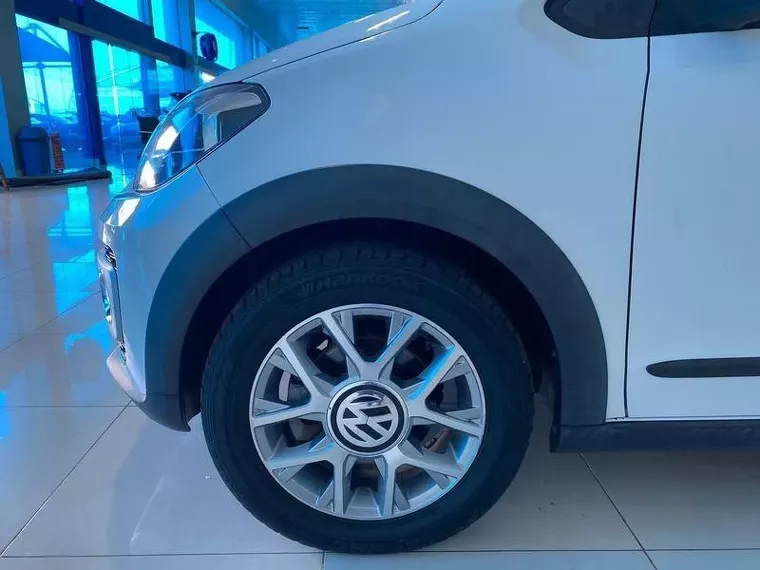 Volkswagen UP Branco 3