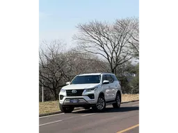 Toyota Hilux SW4