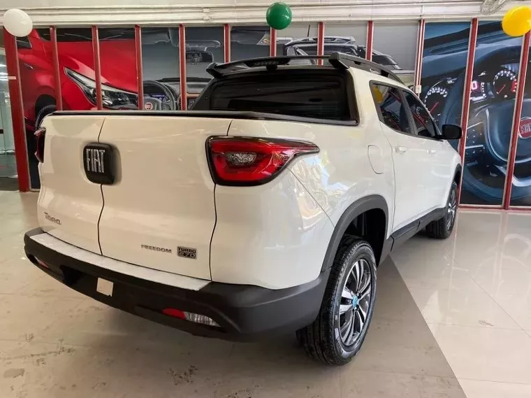 Fiat Toro Cinza 1