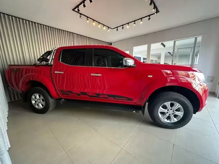 Nissan Frontier Vermelho 4