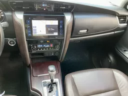 Toyota Hilux SW4
