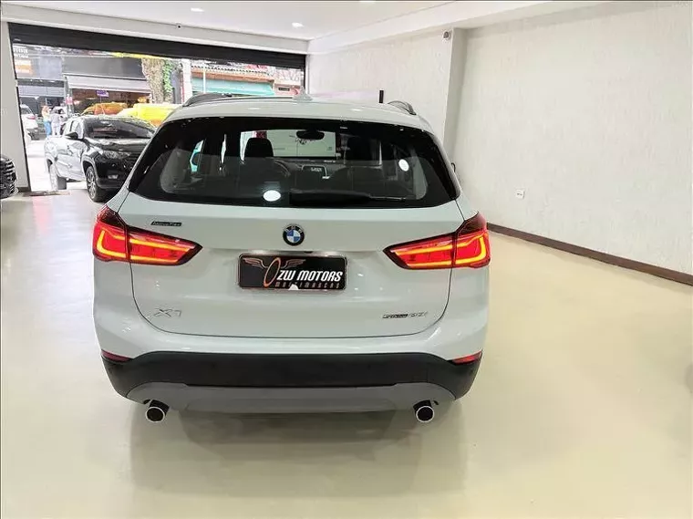 BMW X1 Branco 10