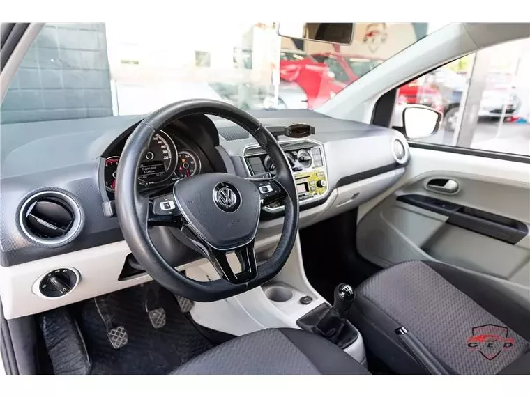 Volkswagen UP Branco 9