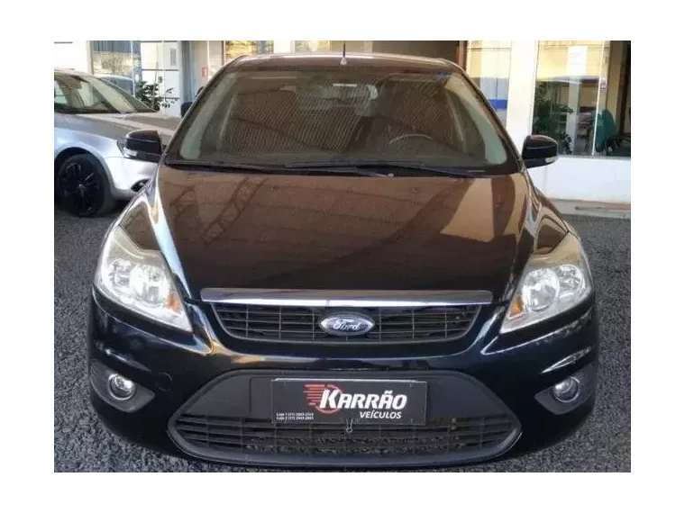 Ford Focus Preto 8