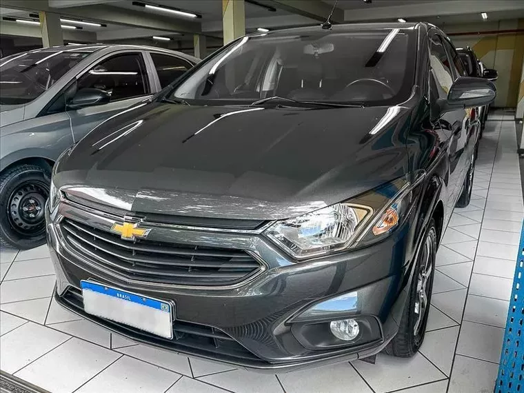 Chevrolet Onix Cinza 1