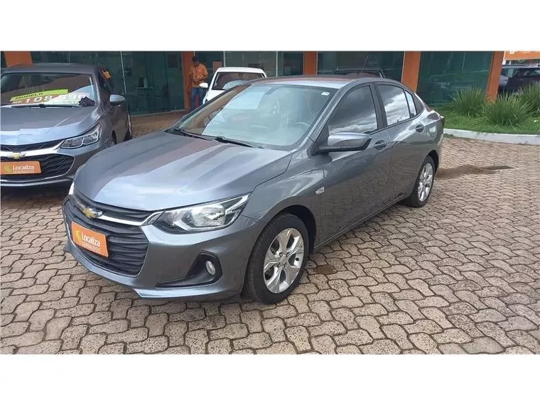 Chevrolet Onix Cinza 8