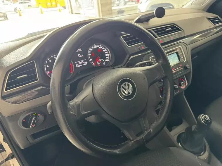 Volkswagen Voyage Branco 14