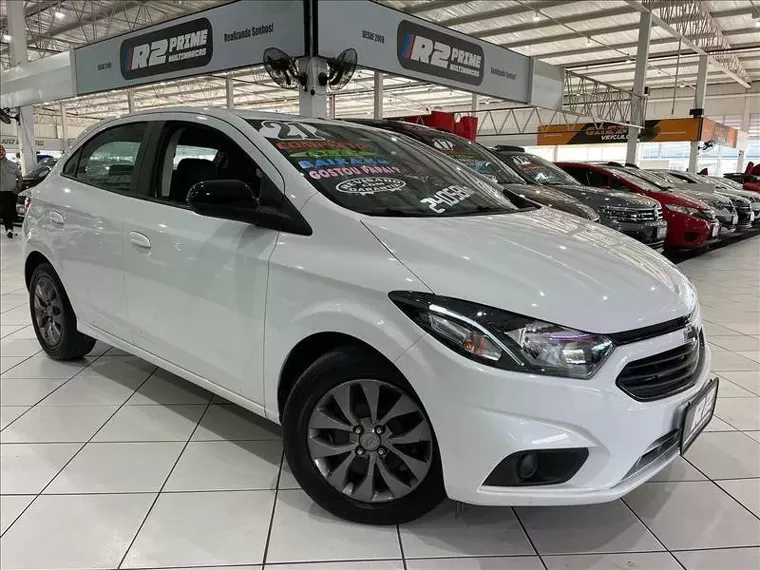 Chevrolet Onix Branco 4