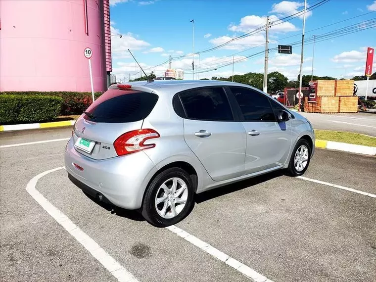 Peugeot 208 Prata 16