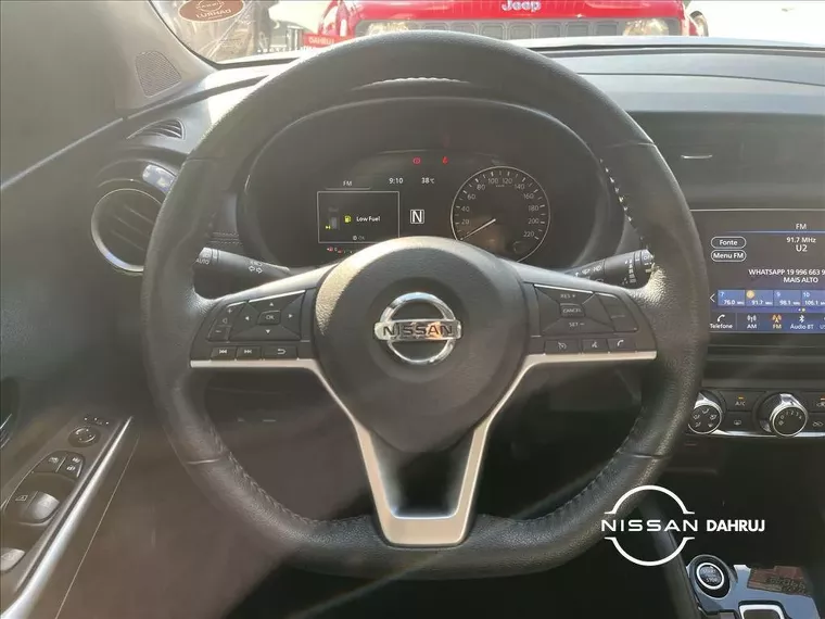 Nissan Kicks Prata 14