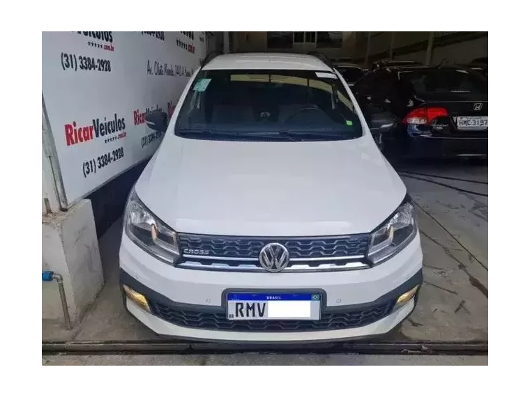 Volkswagen Saveiro Branco 4