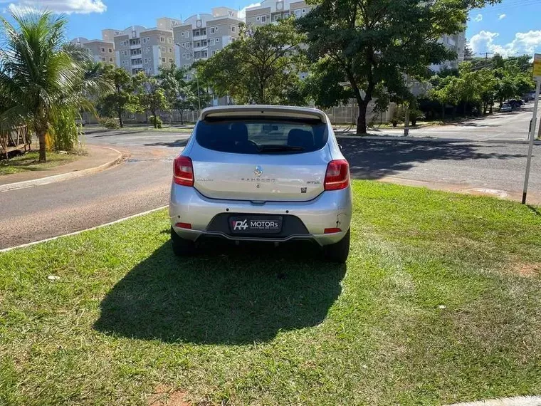 Renault Sandero Prata 6