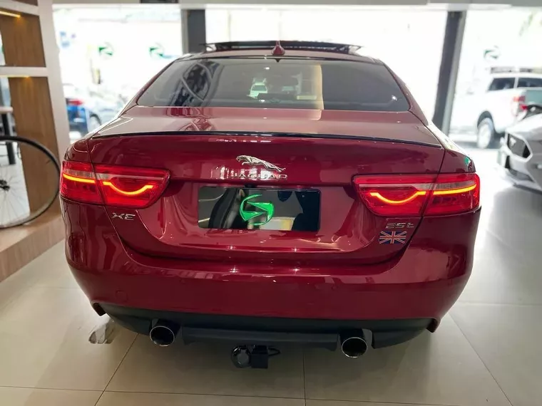 Jaguar XE Vermelho 1