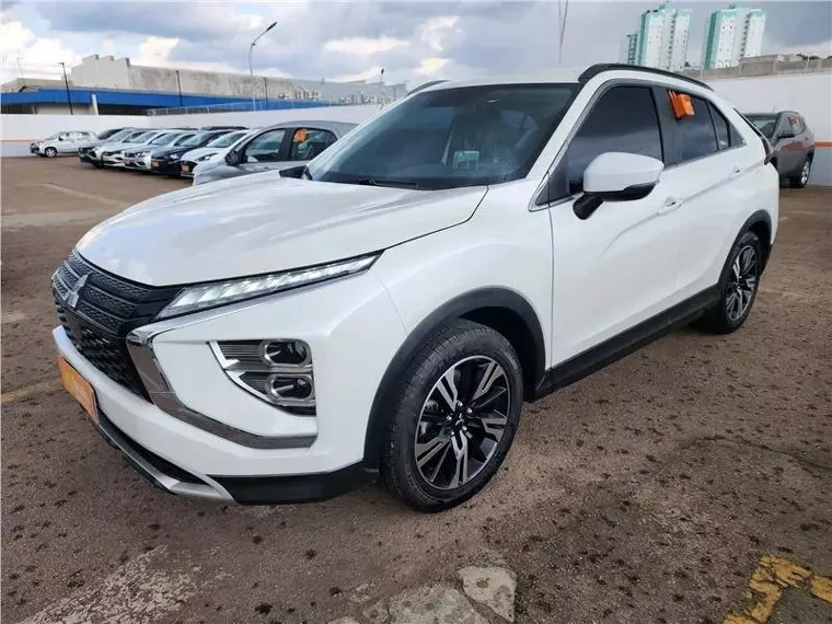 Mitsubishi Eclipse Cross Branco 4