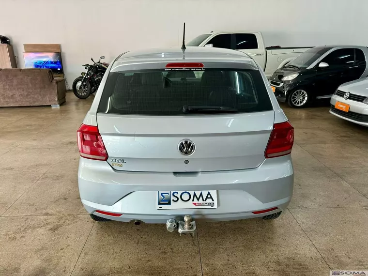 Volkswagen Gol Prata 3