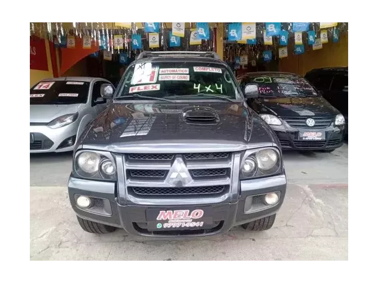 Mitsubishi Pajero Sport Cinza 4