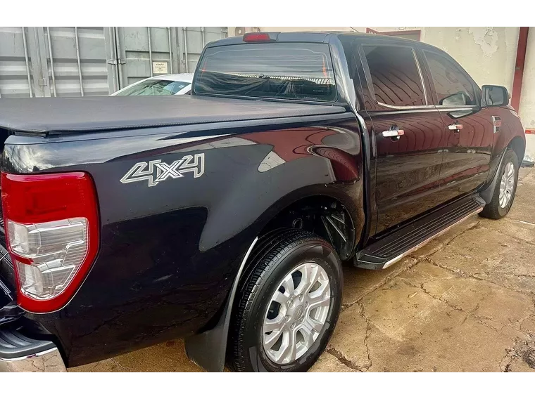 Ford Ranger Preto 8