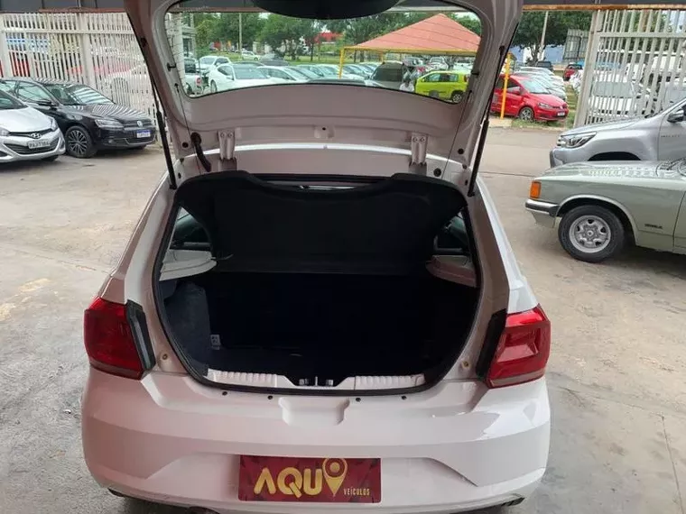 Volkswagen Gol Branco 6