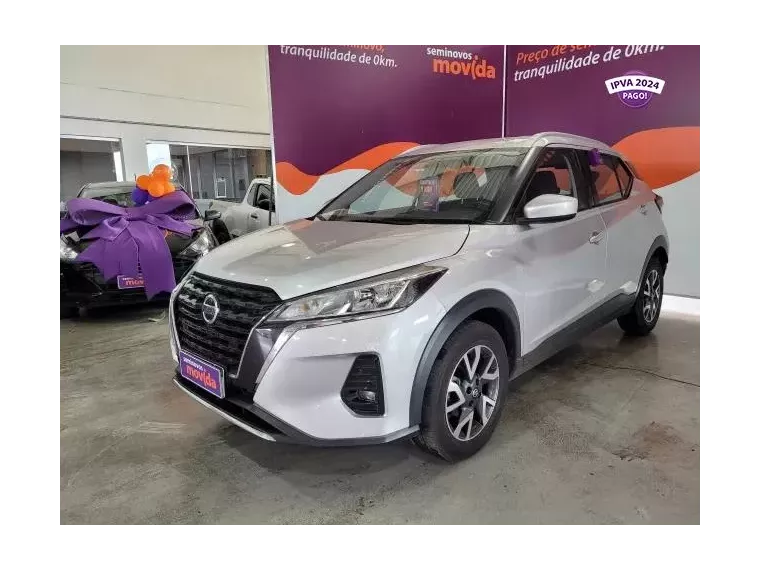 Nissan Kicks Prata 6