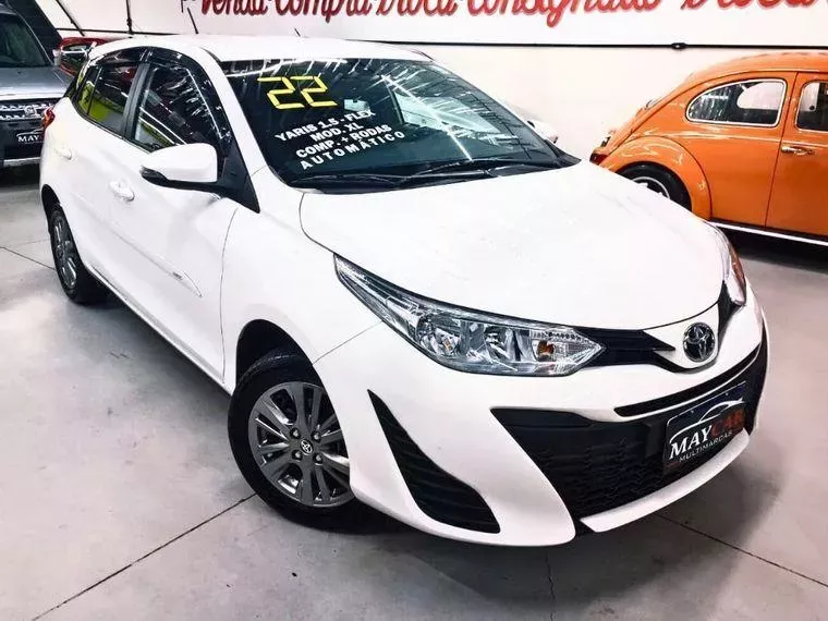 Toyota Yaris Branco 9