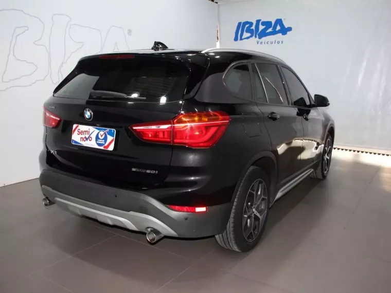 BMW X1 Preto 5