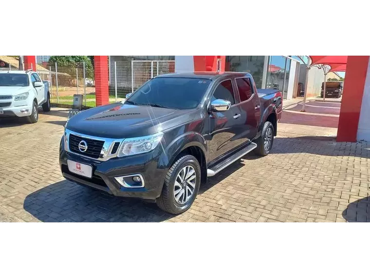 Nissan Frontier Preto 1