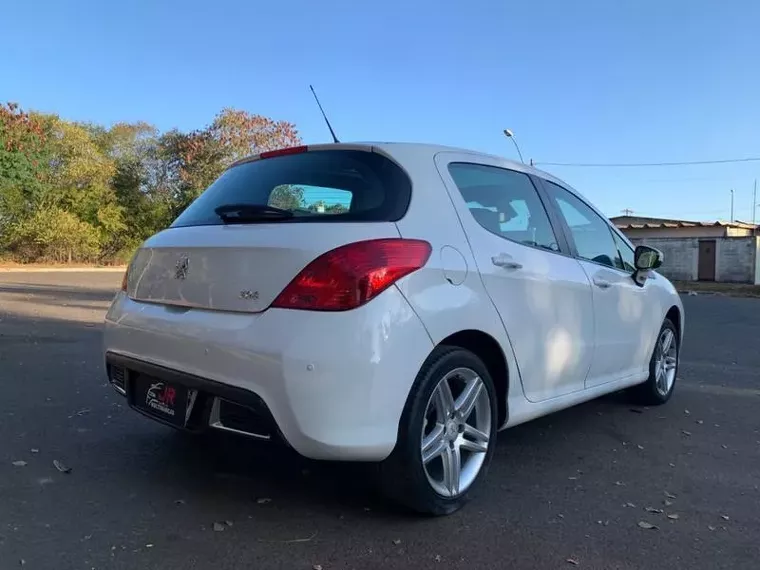 Peugeot 308 Branco 17