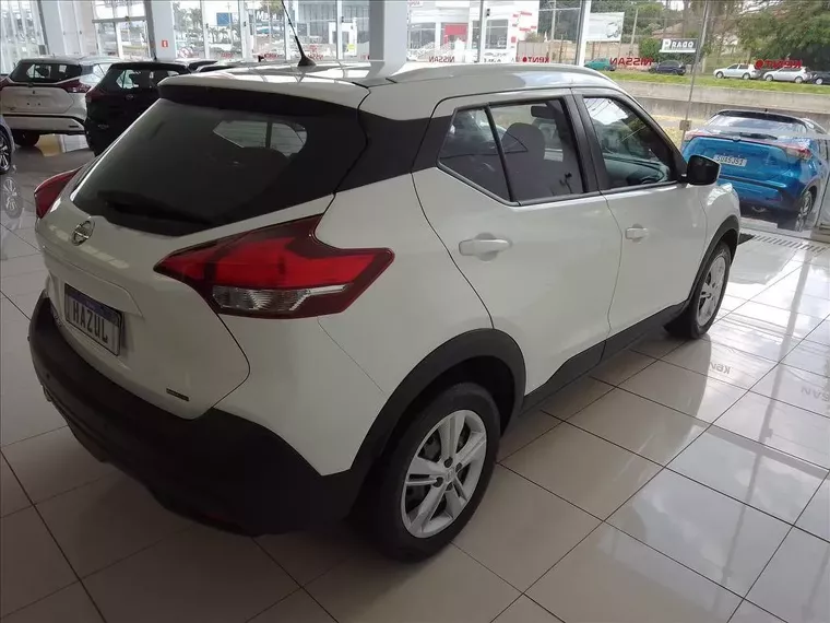 Nissan Kicks Branco 4