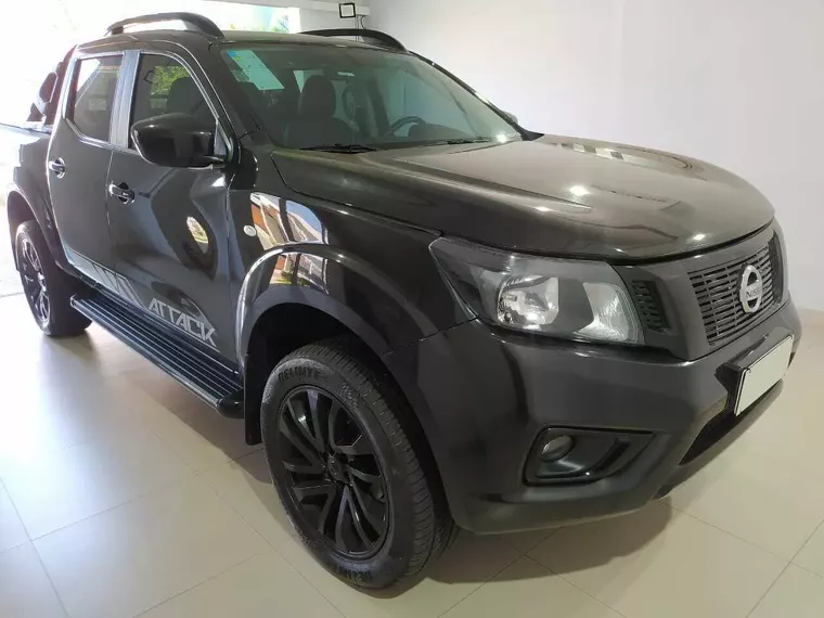 Nissan Frontier Preto 33