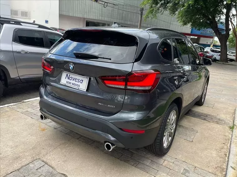 BMW X1 Cinza 9