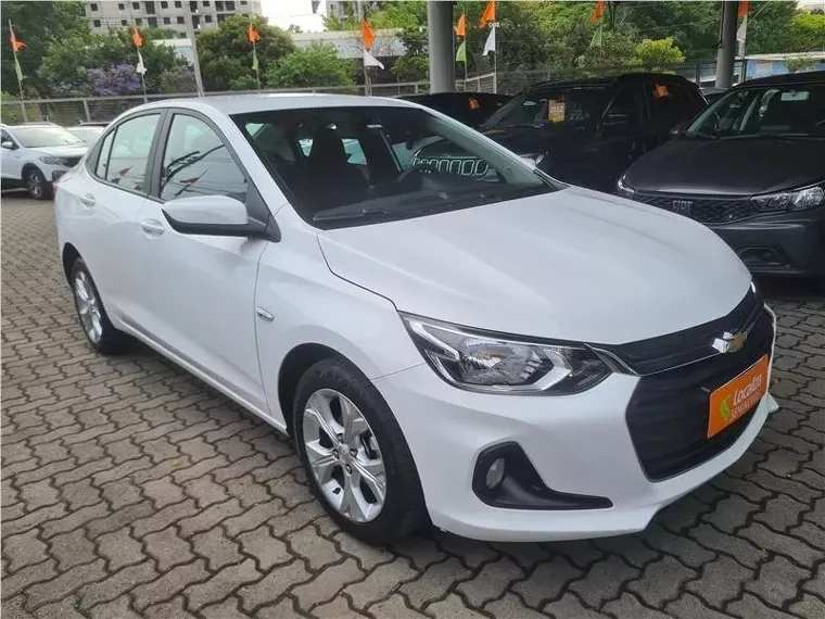 Chevrolet Onix Branco 1