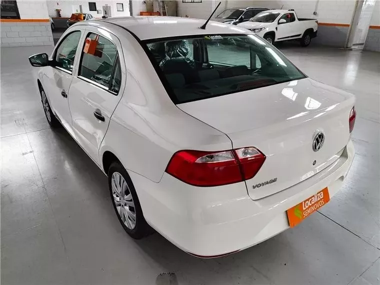 Volkswagen Voyage Branco 6