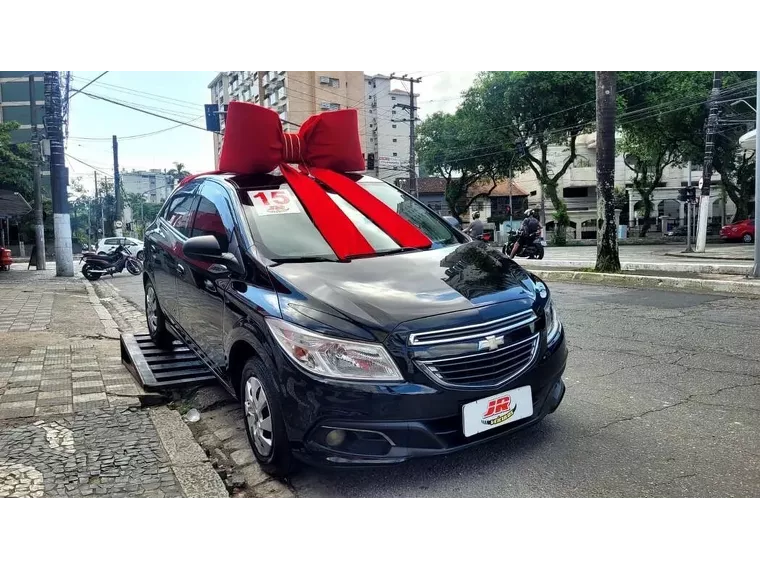 Chevrolet Onix Preto 8