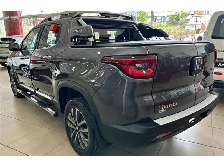 Fiat Toro Cinza 2