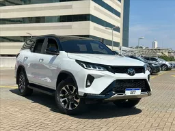 Toyota Hilux SW4
