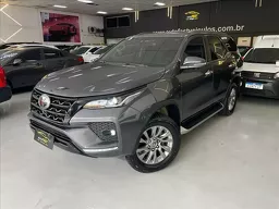 Toyota Hilux SW4