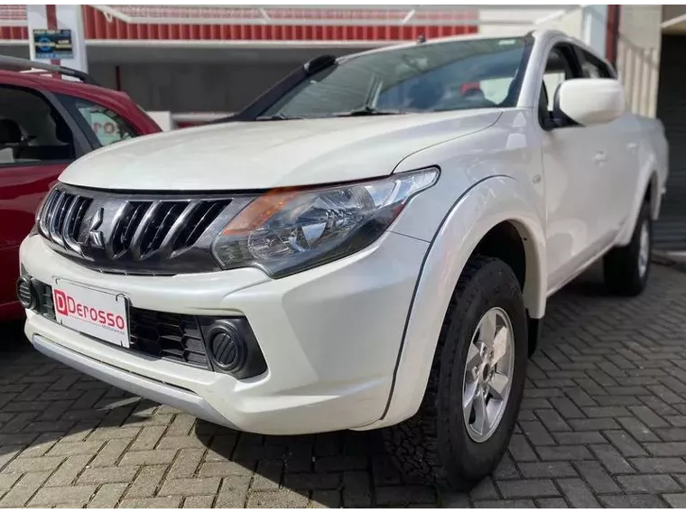 Mitsubishi L200 Triton Branco 5