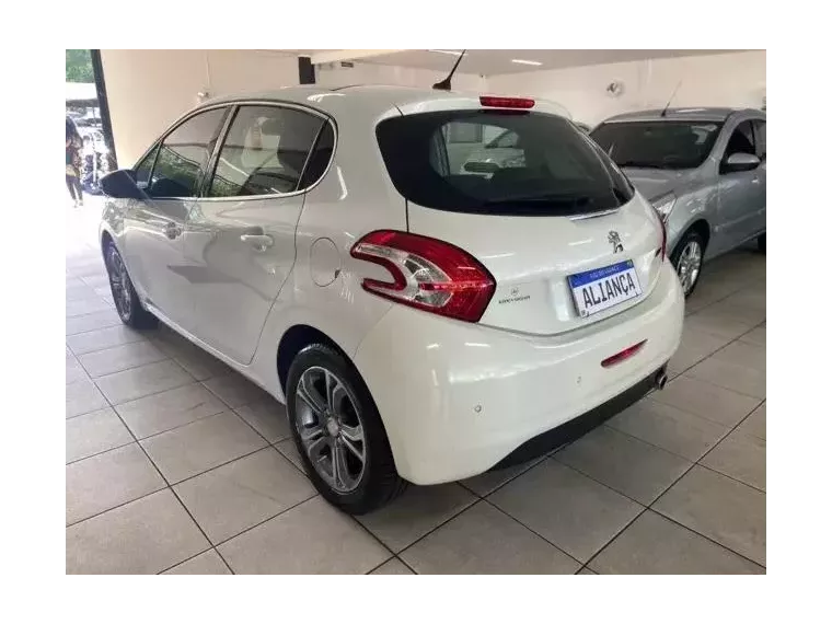 Peugeot 208 Branco 2