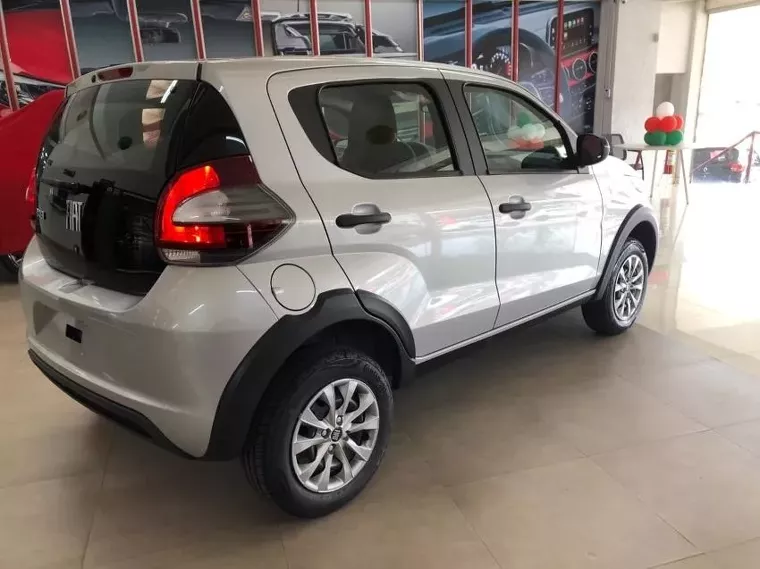 Fiat Mobi Cinza 4