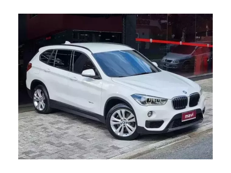 BMW X1 Branco 7