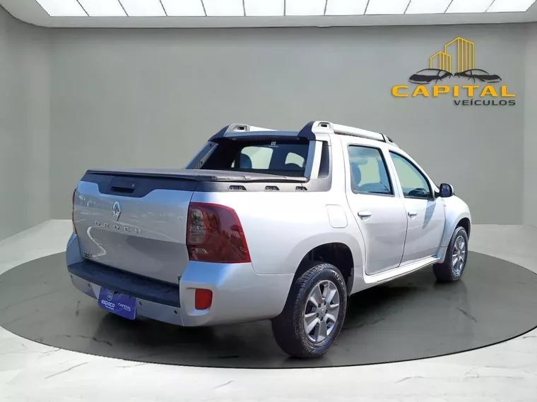 Renault Duster Oroch Prata 12