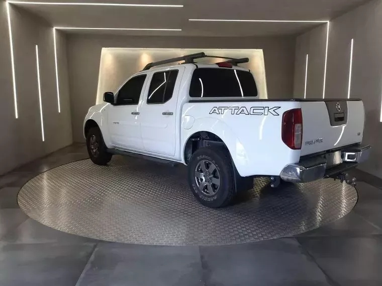 Nissan Frontier Branco 10