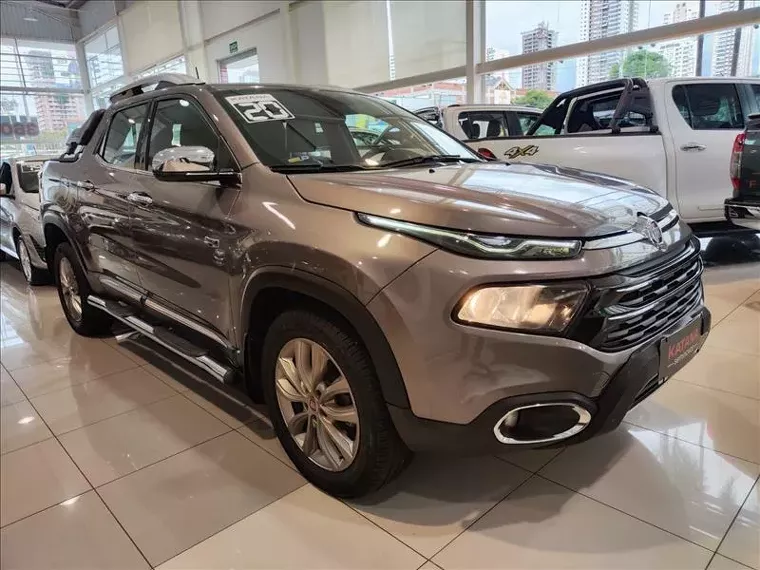 Fiat Toro Cinza 1